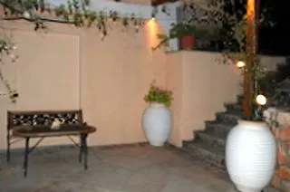 Christina Studios Λουρδάτα